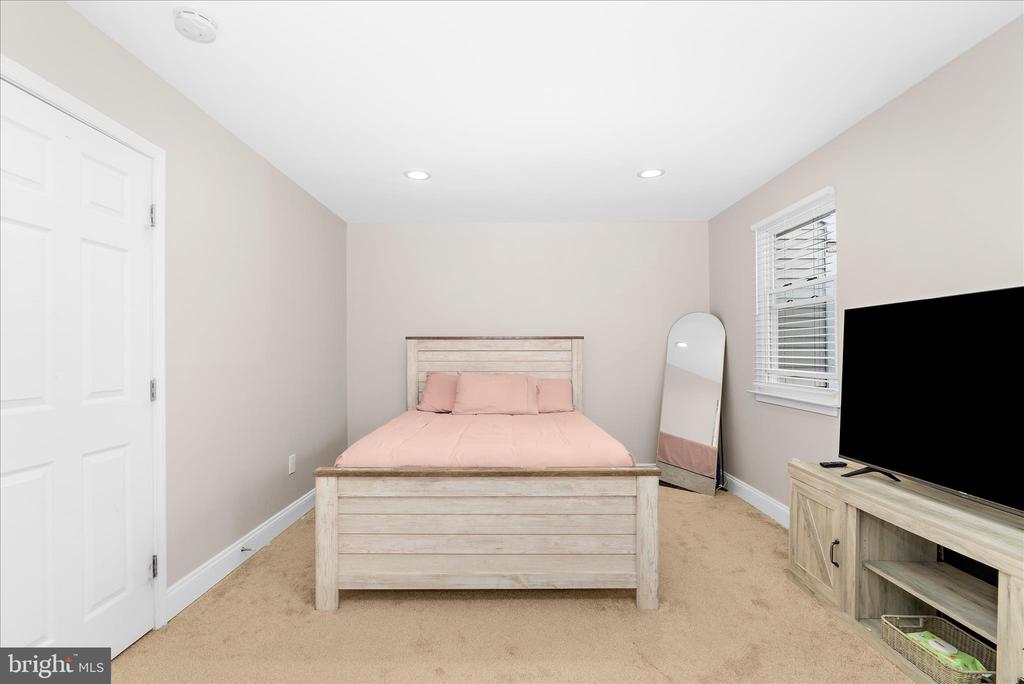 4407 EAGLE COURT