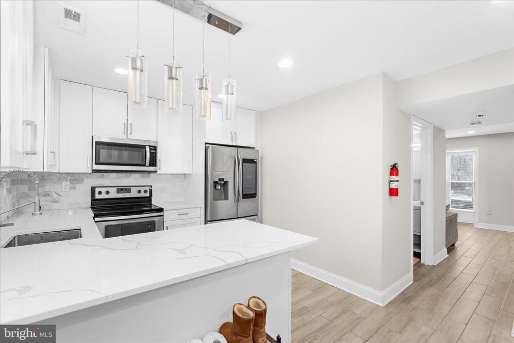 4407 EAGLE COURT