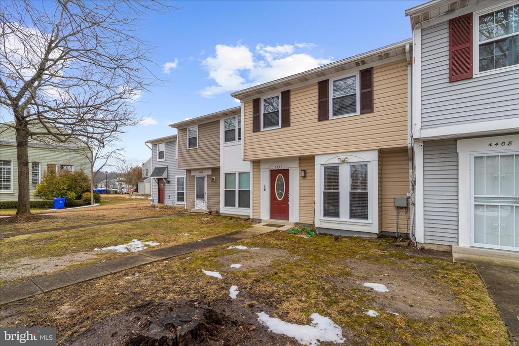 4407 EAGLE COURT