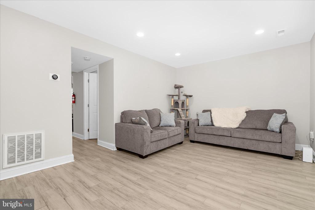 4407 EAGLE COURT