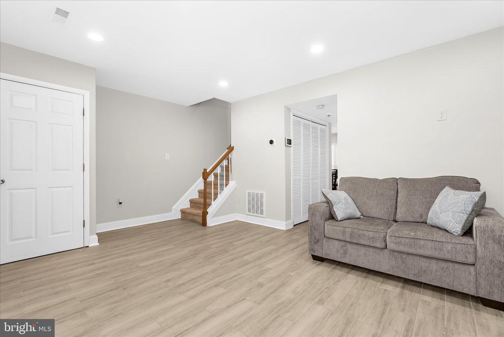 4407 EAGLE COURT
