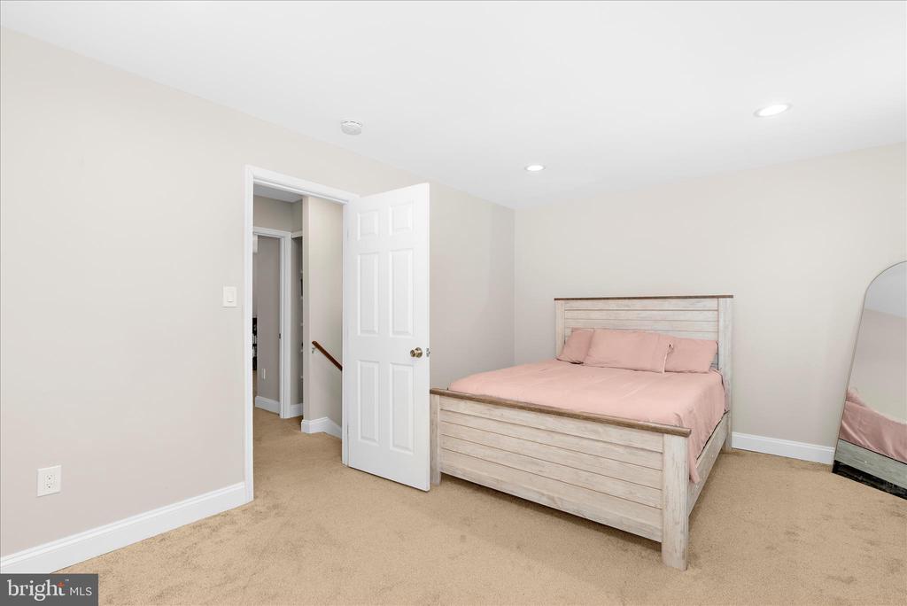 4407 EAGLE COURT