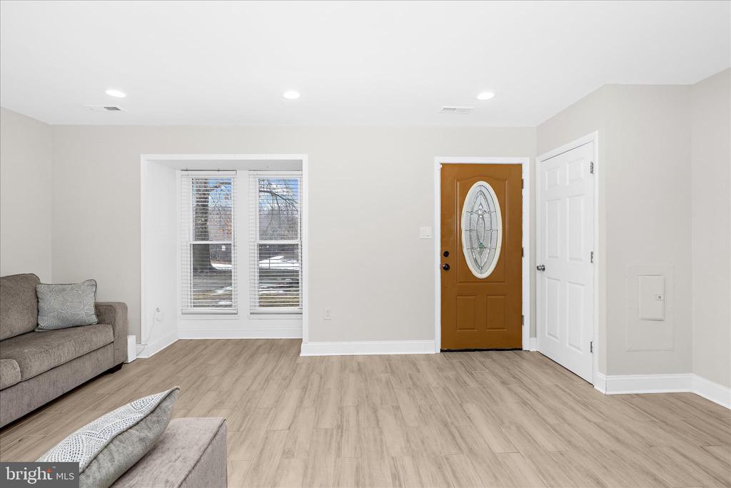 4407 EAGLE COURT
