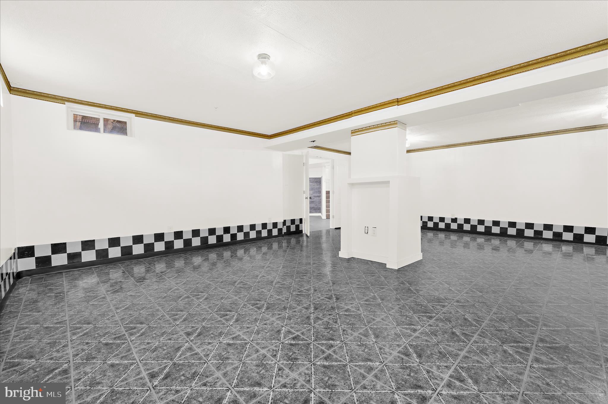 1605 SAINT JAMES ROAD