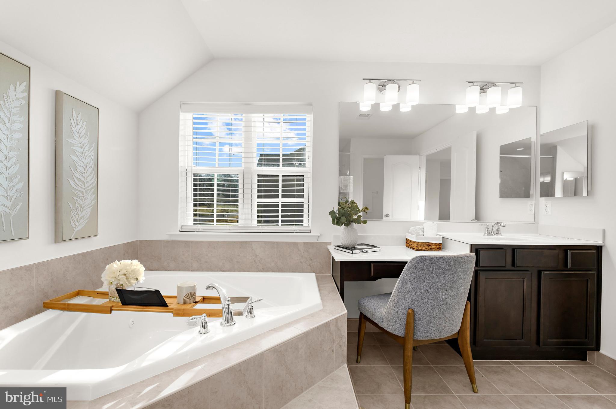 1605 SAINT JAMES ROAD