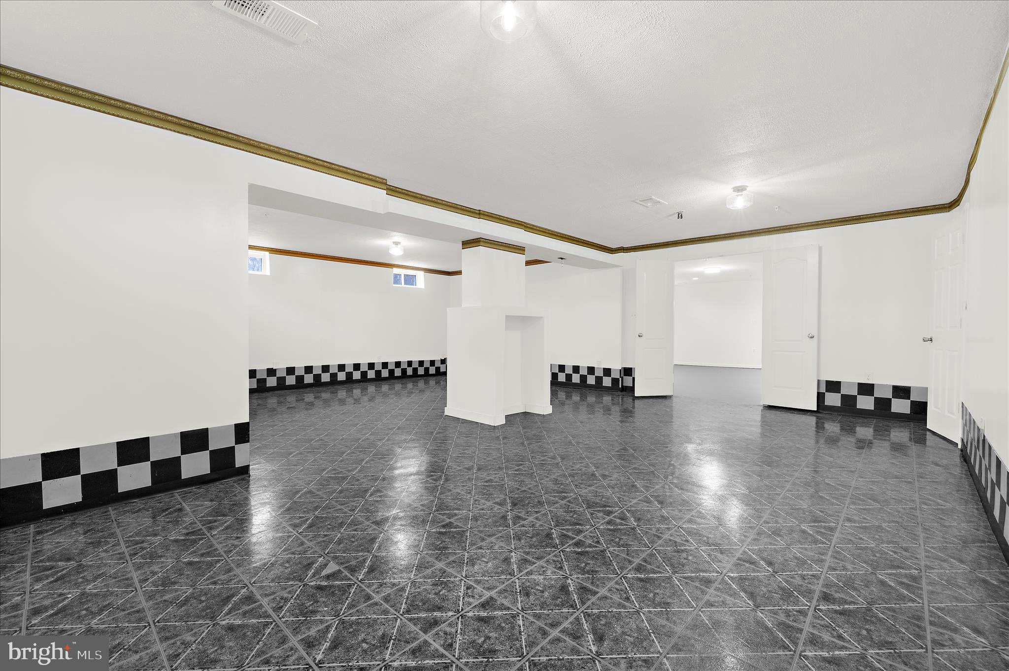 1605 SAINT JAMES ROAD