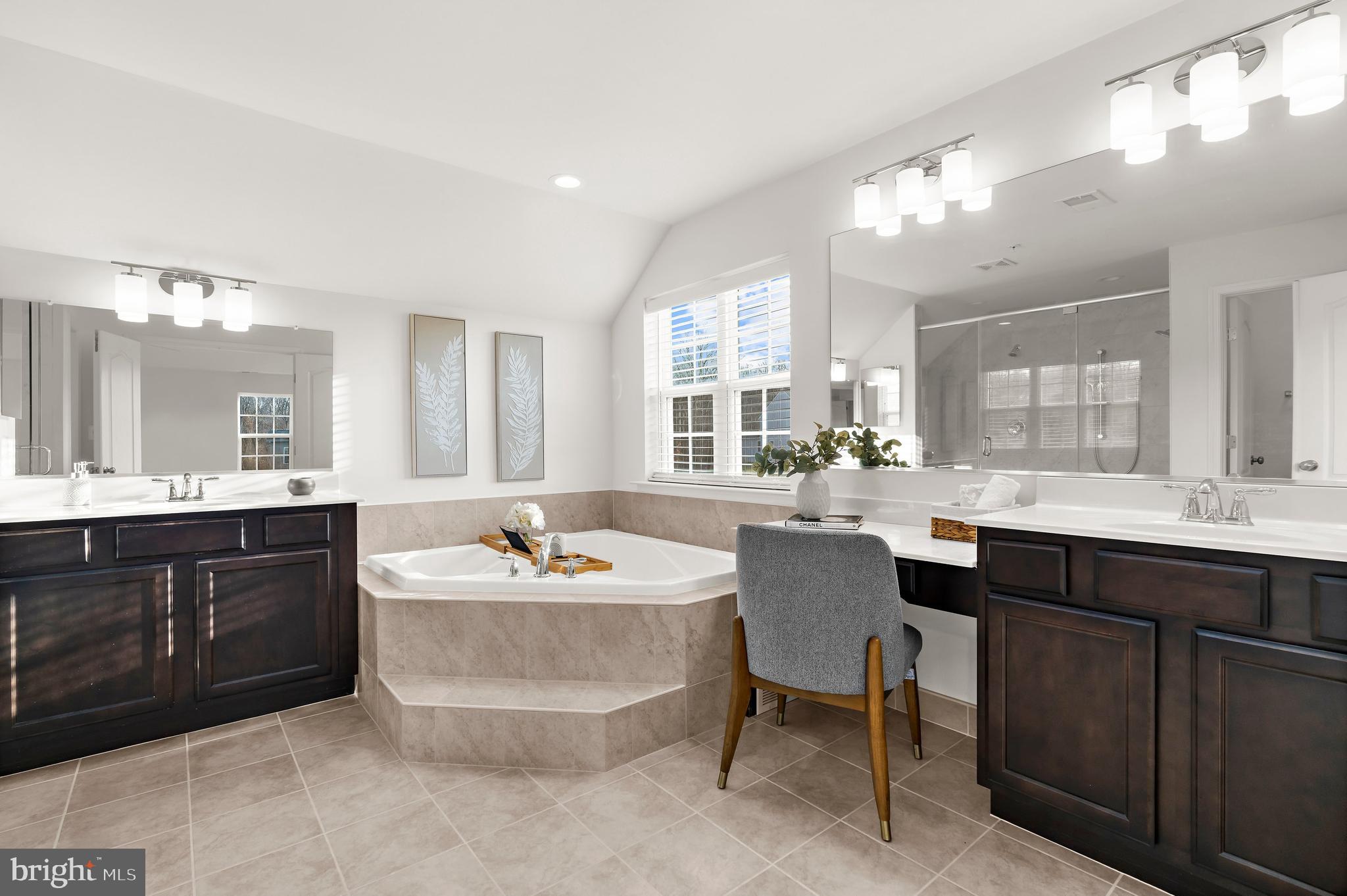 1605 SAINT JAMES ROAD