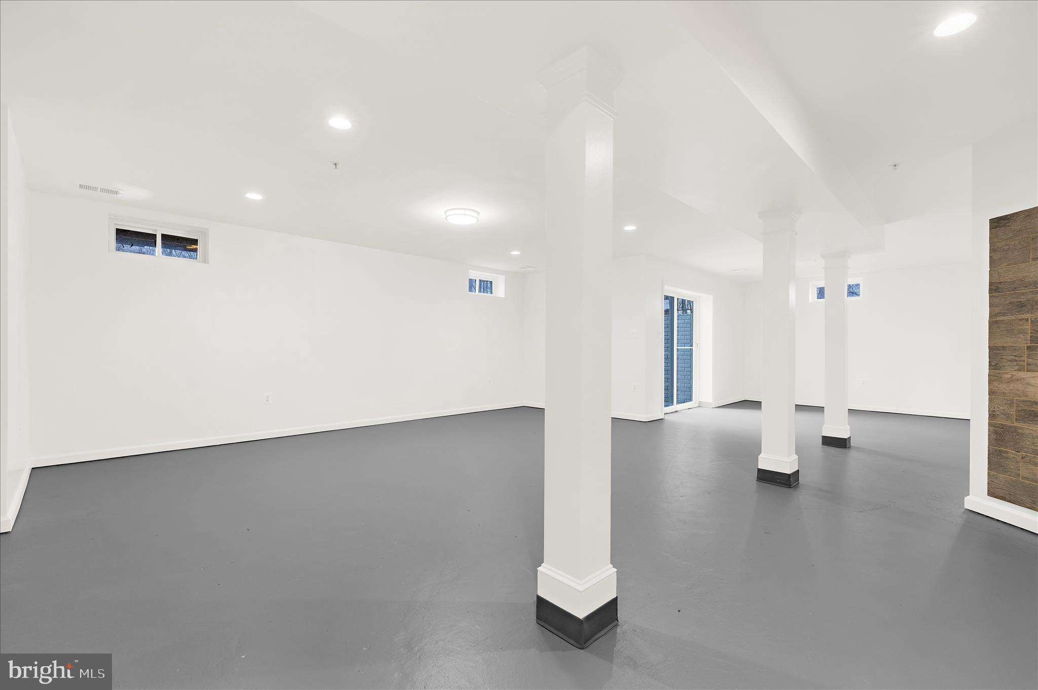 1605 SAINT JAMES ROAD