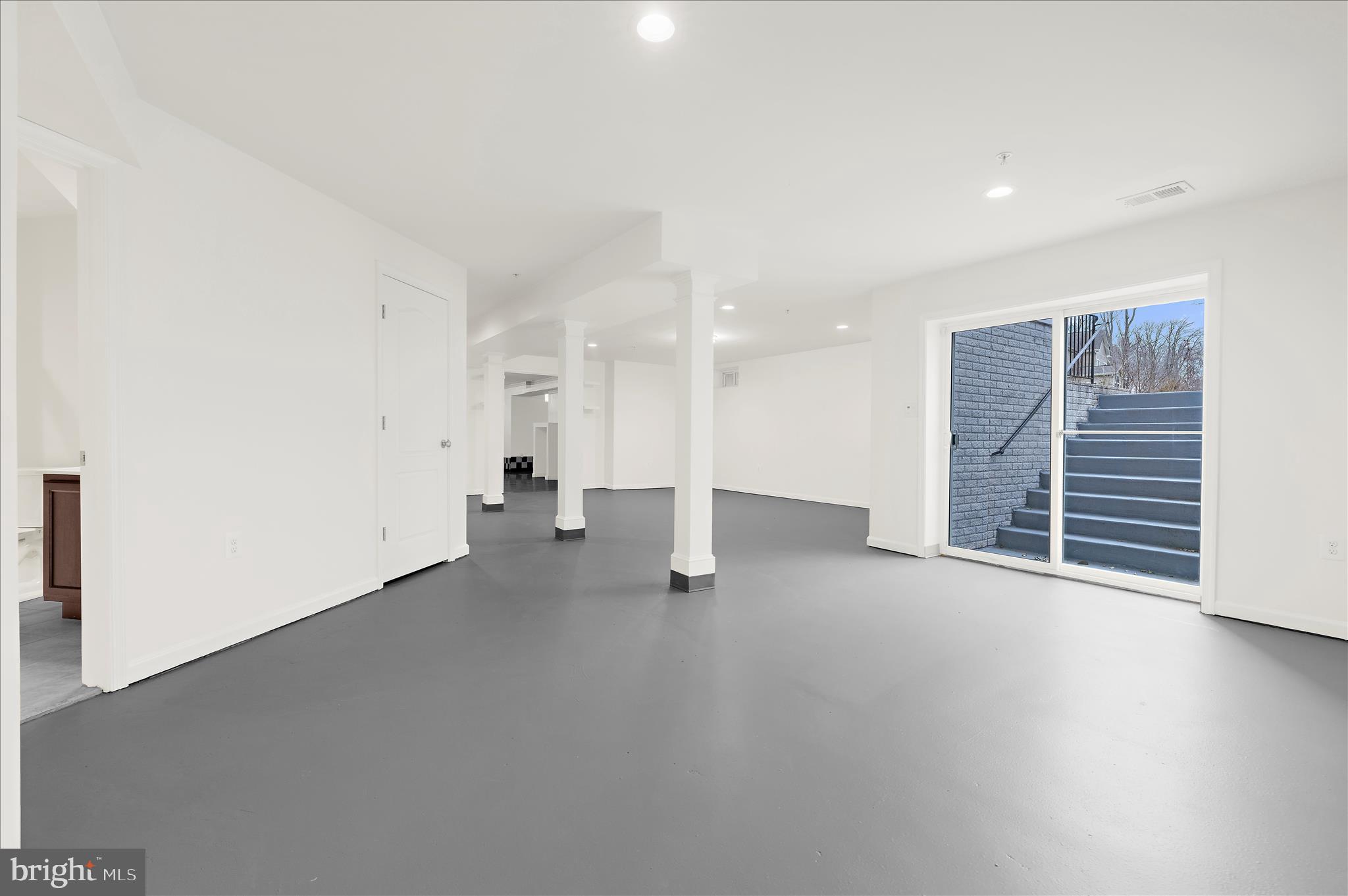 1605 SAINT JAMES ROAD