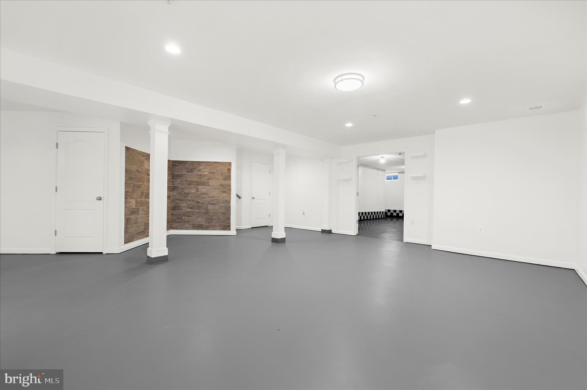 1605 SAINT JAMES ROAD