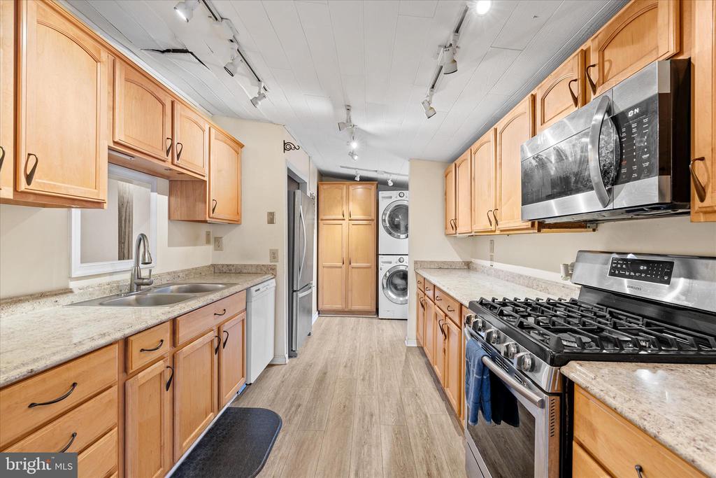 8966 MARSHALL CREEK ROAD
