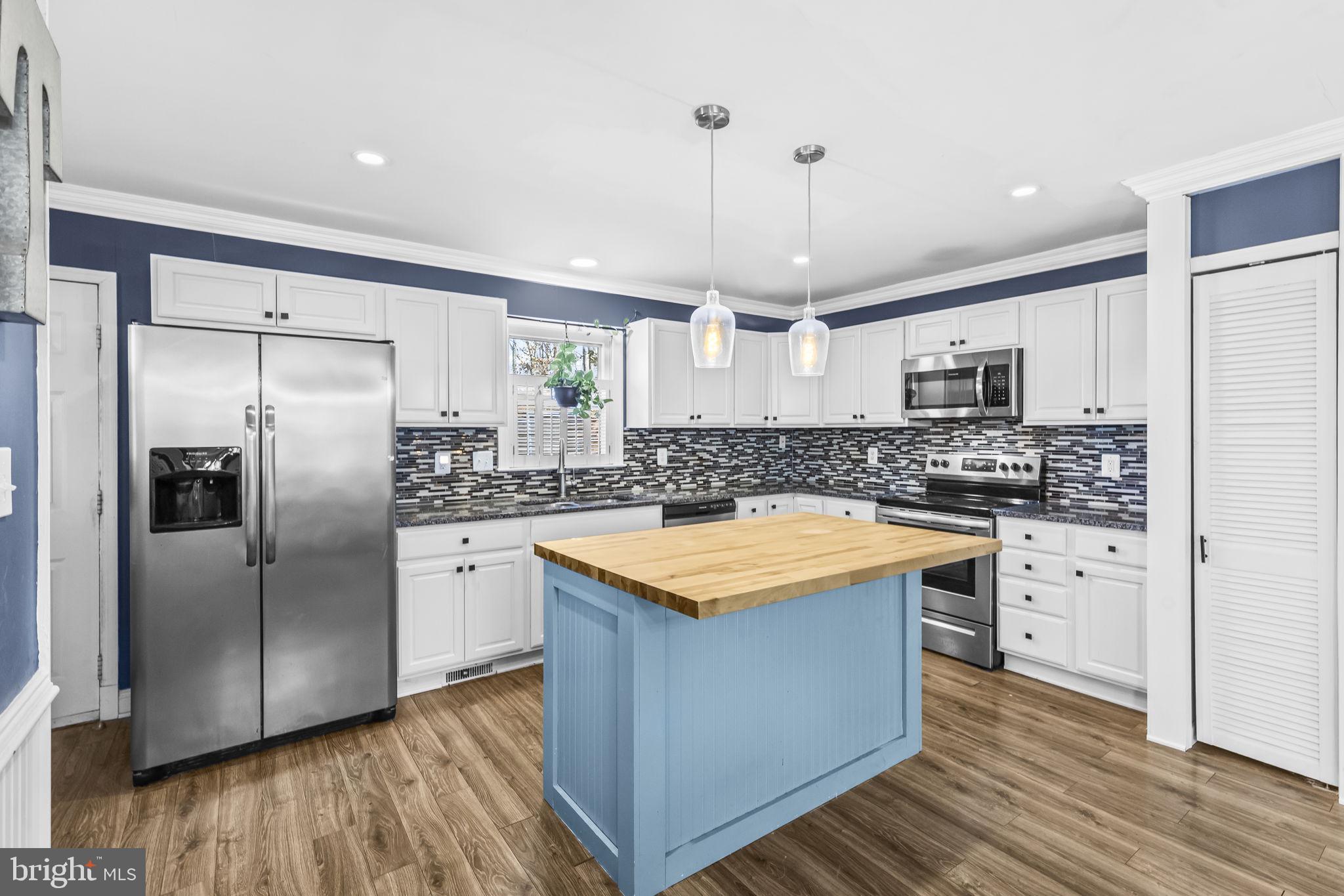 4355 ALBEMARLE COURT