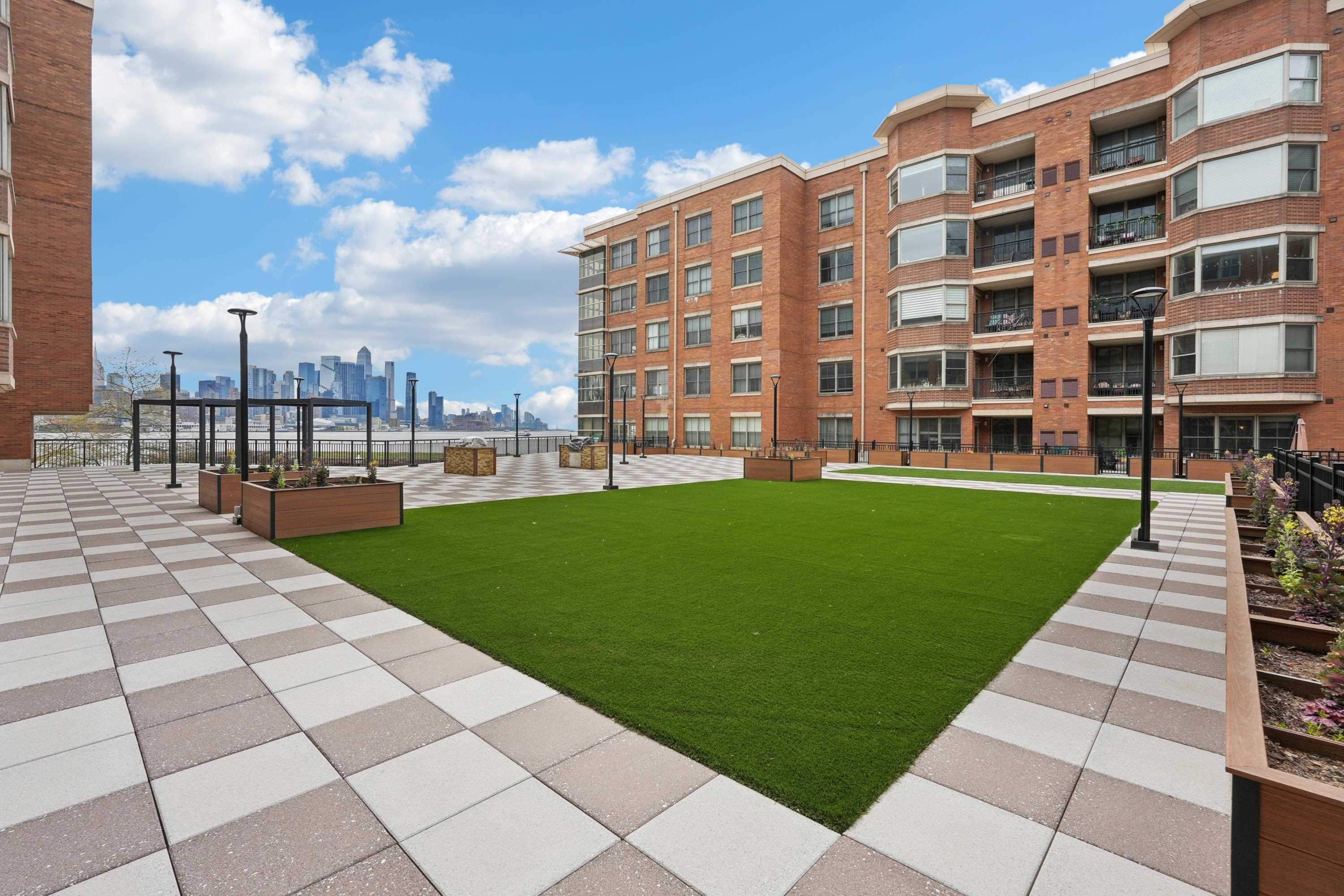 22 AVENUE AT PORT IMPERIAL Unit: 423