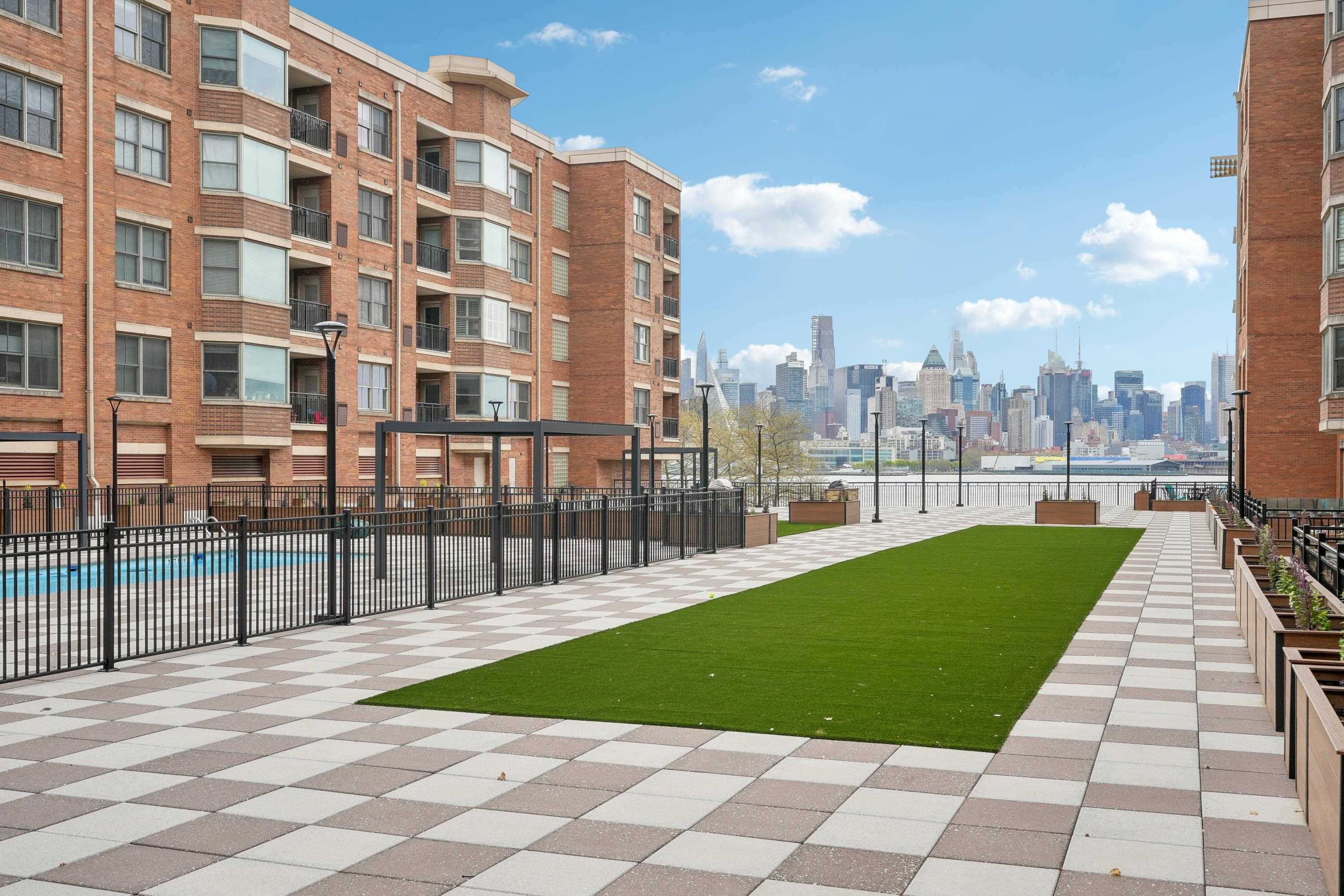 22 AVENUE AT PORT IMPERIAL Unit: 423