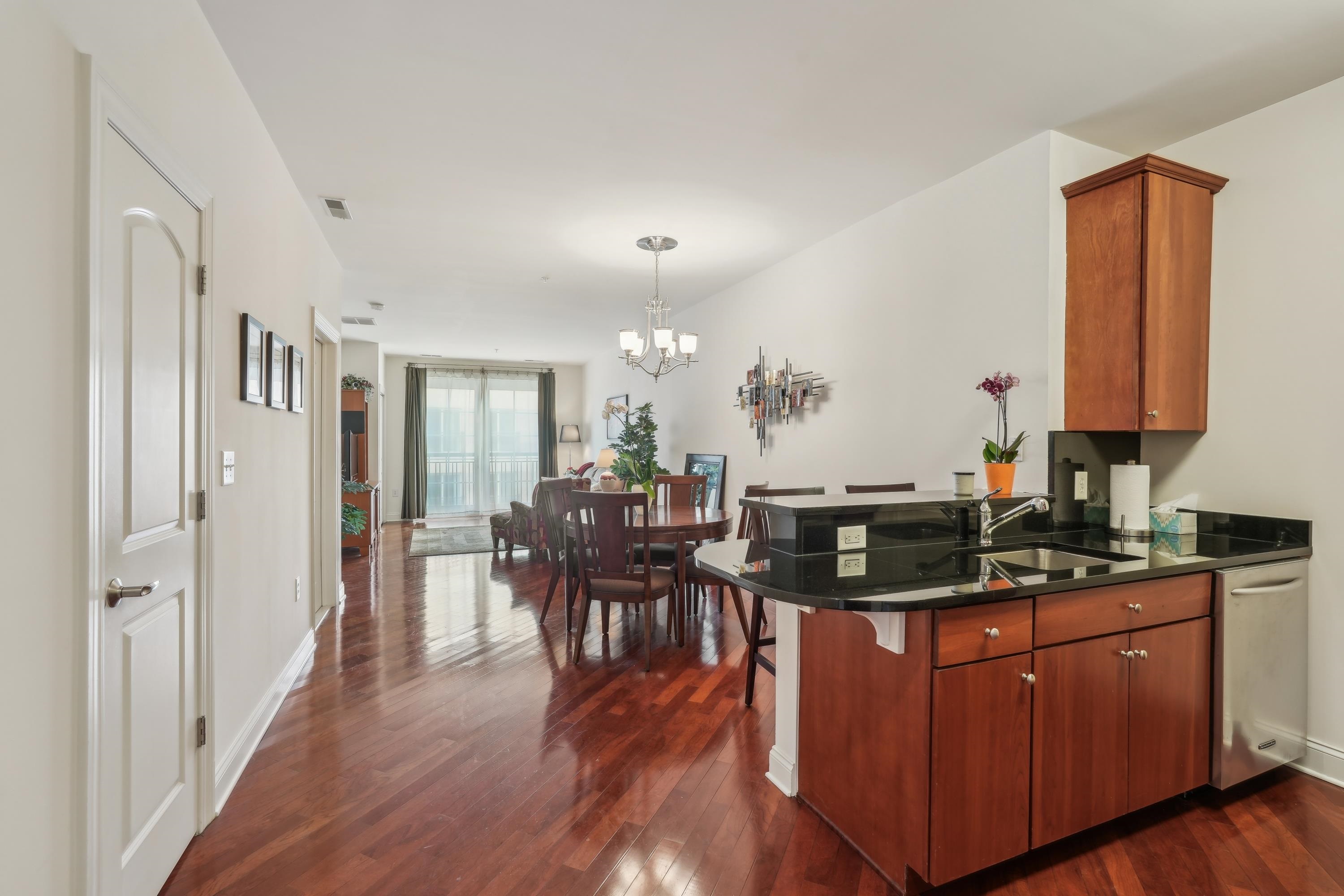 22 AVENUE AT PORT IMPERIAL Unit: 423