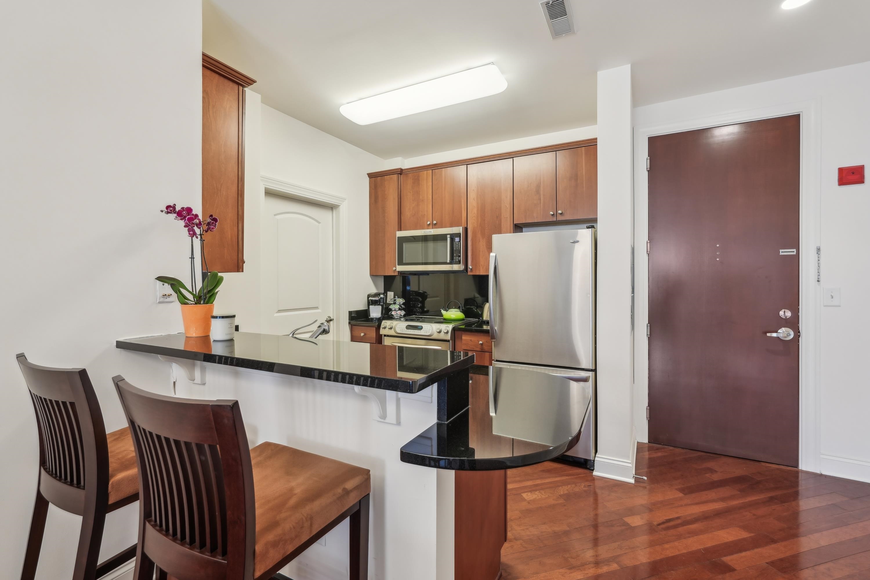 22 AVENUE AT PORT IMPERIAL Unit: 423