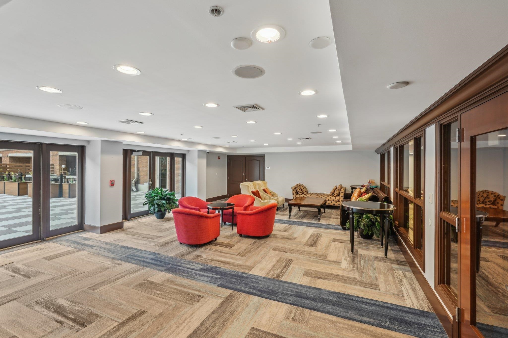 22 AVENUE AT PORT IMPERIAL Unit: 423