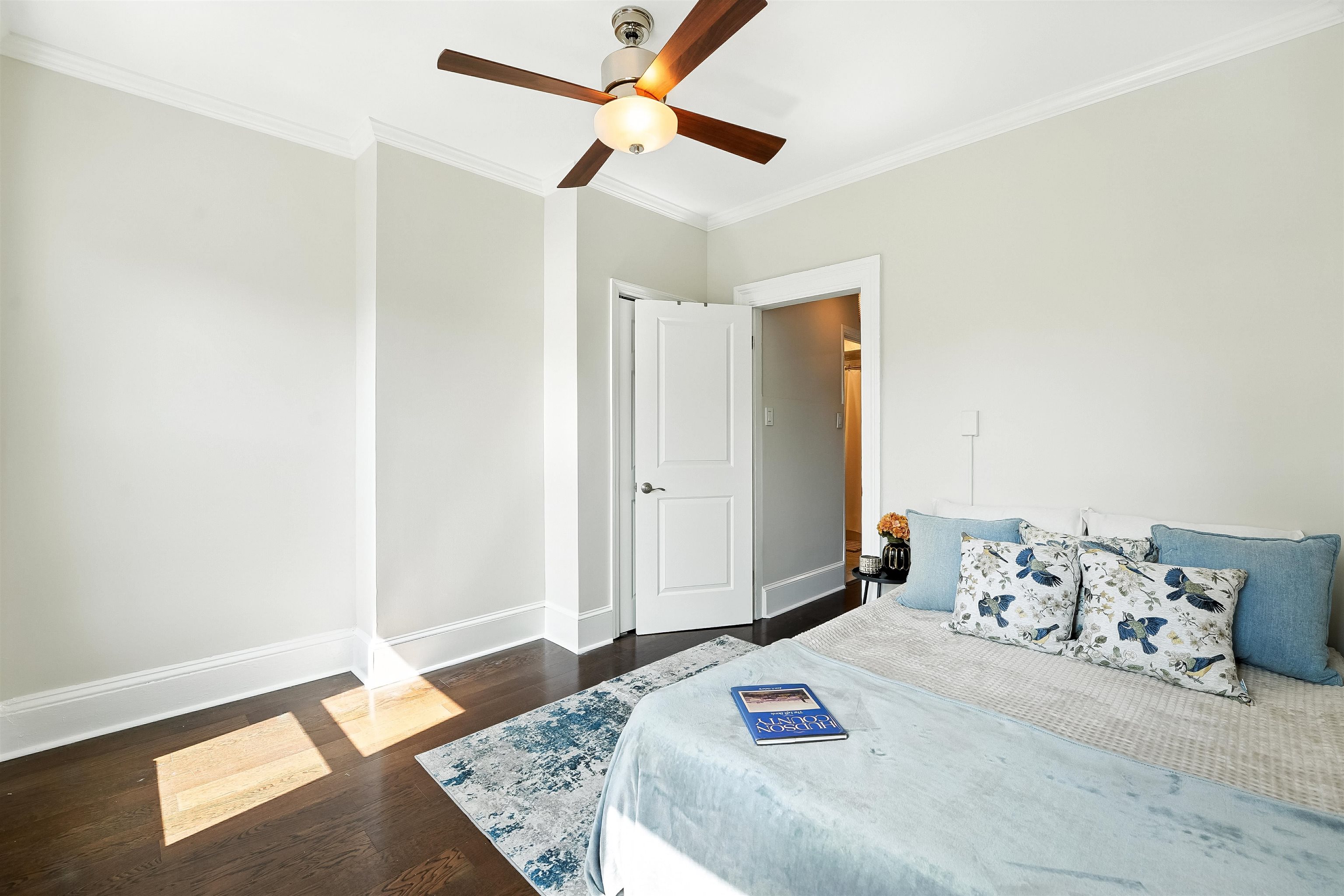 512 1/2 PALISADE AVE