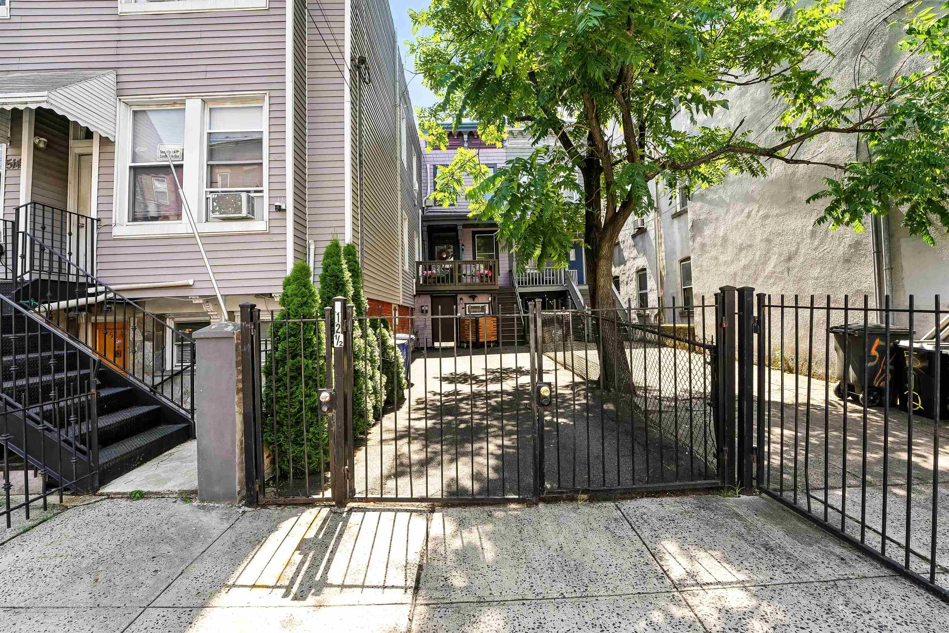 512 1/2 PALISADE AVE