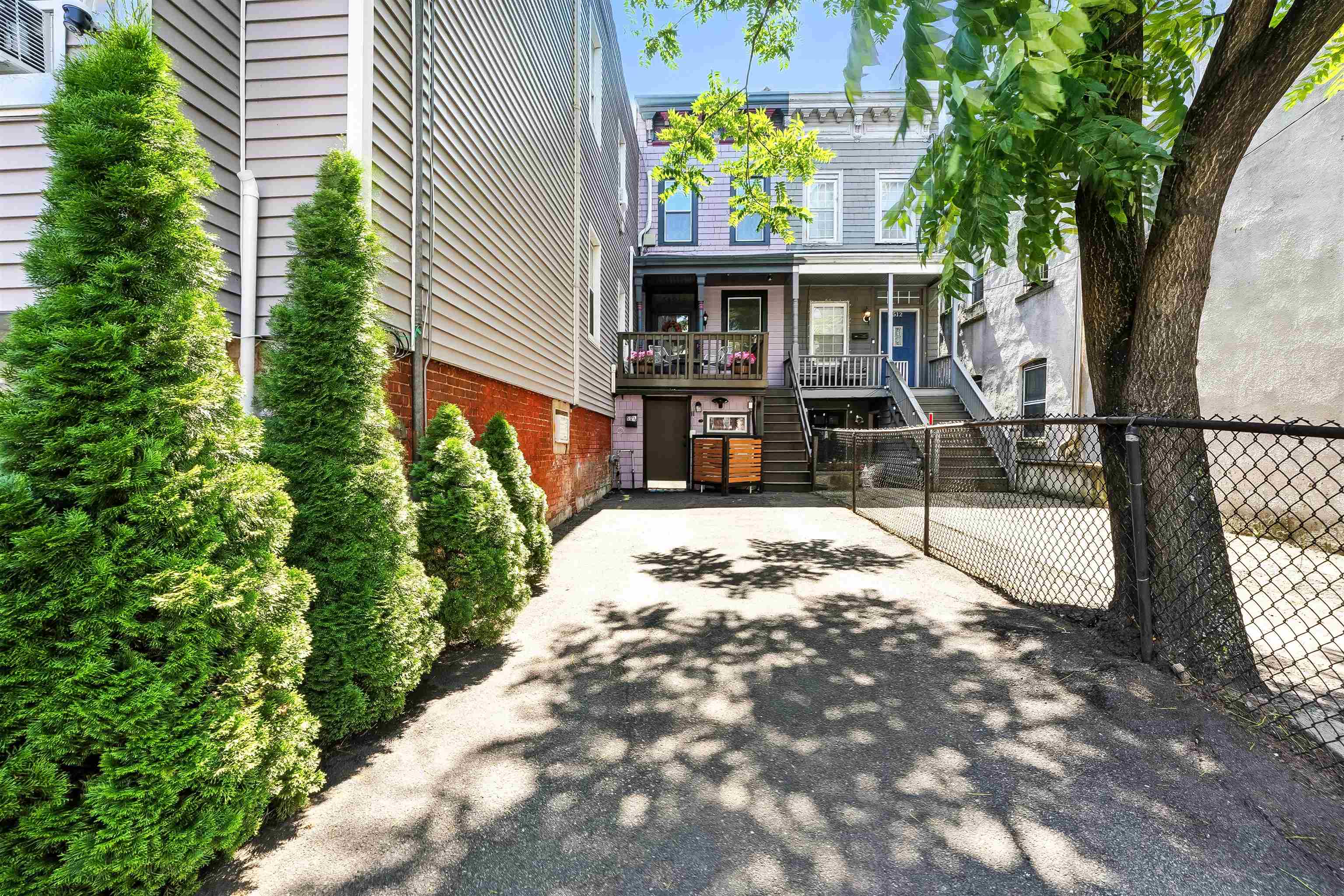 512 1/2 PALISADE AVE