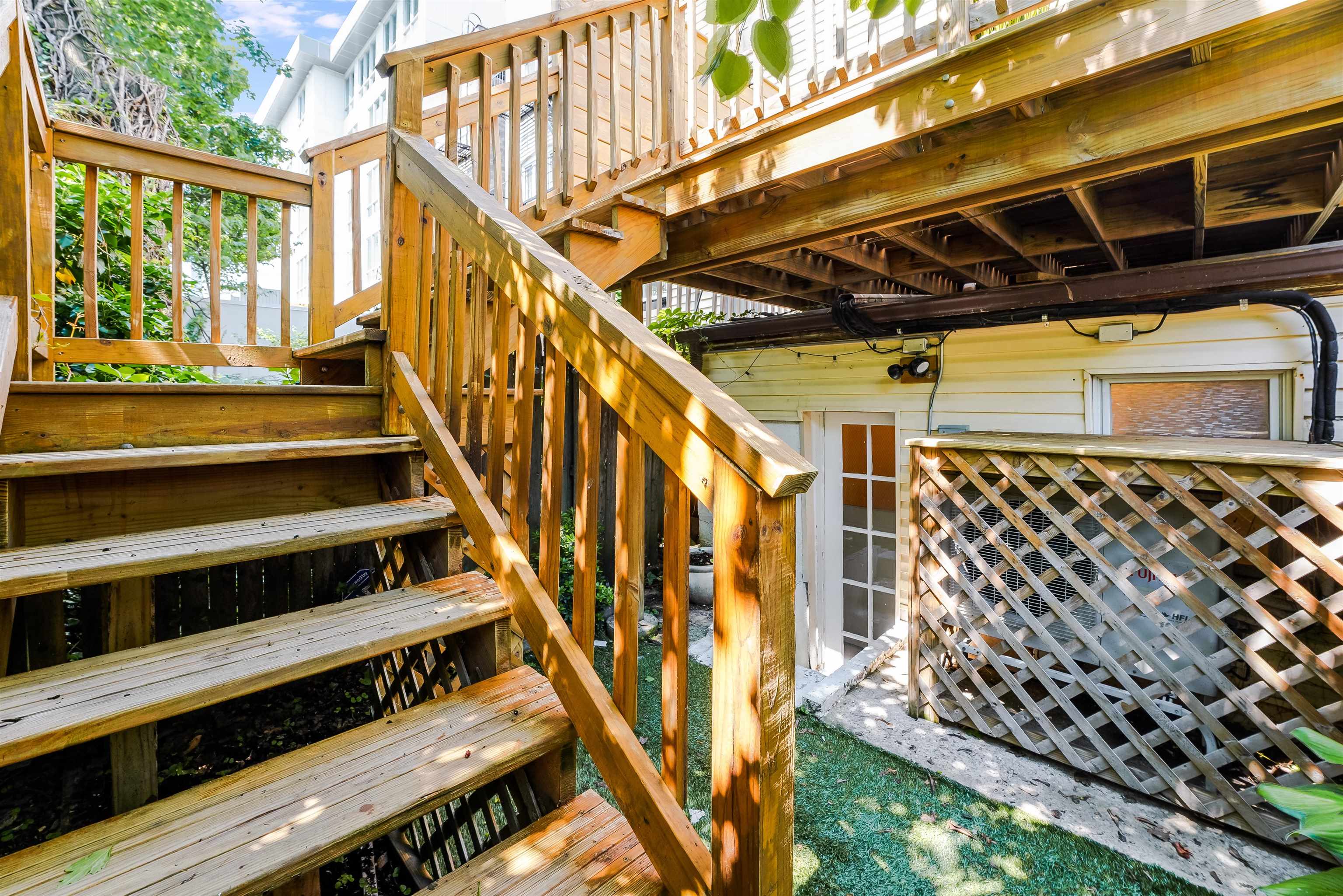 512 1/2 PALISADE AVE