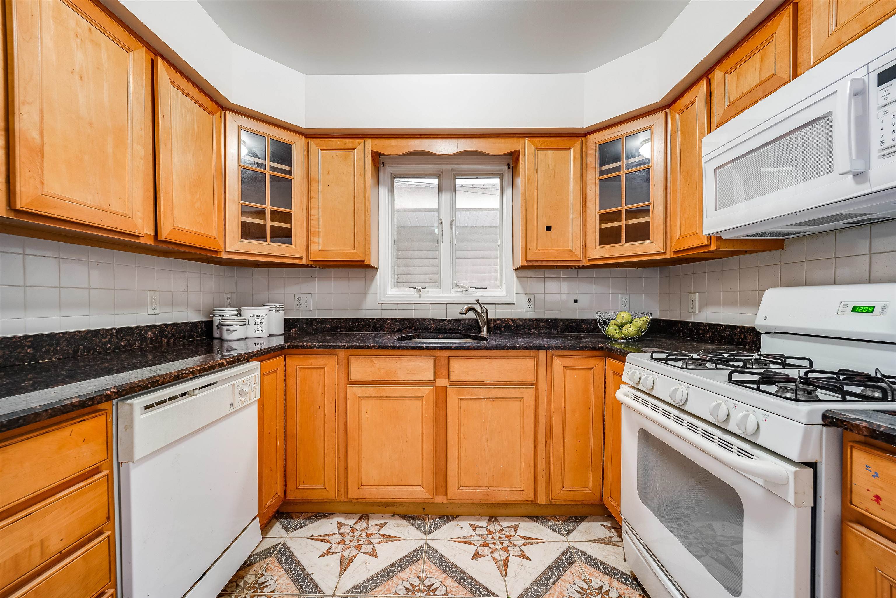 375 OGDEN AVE Unit: 1