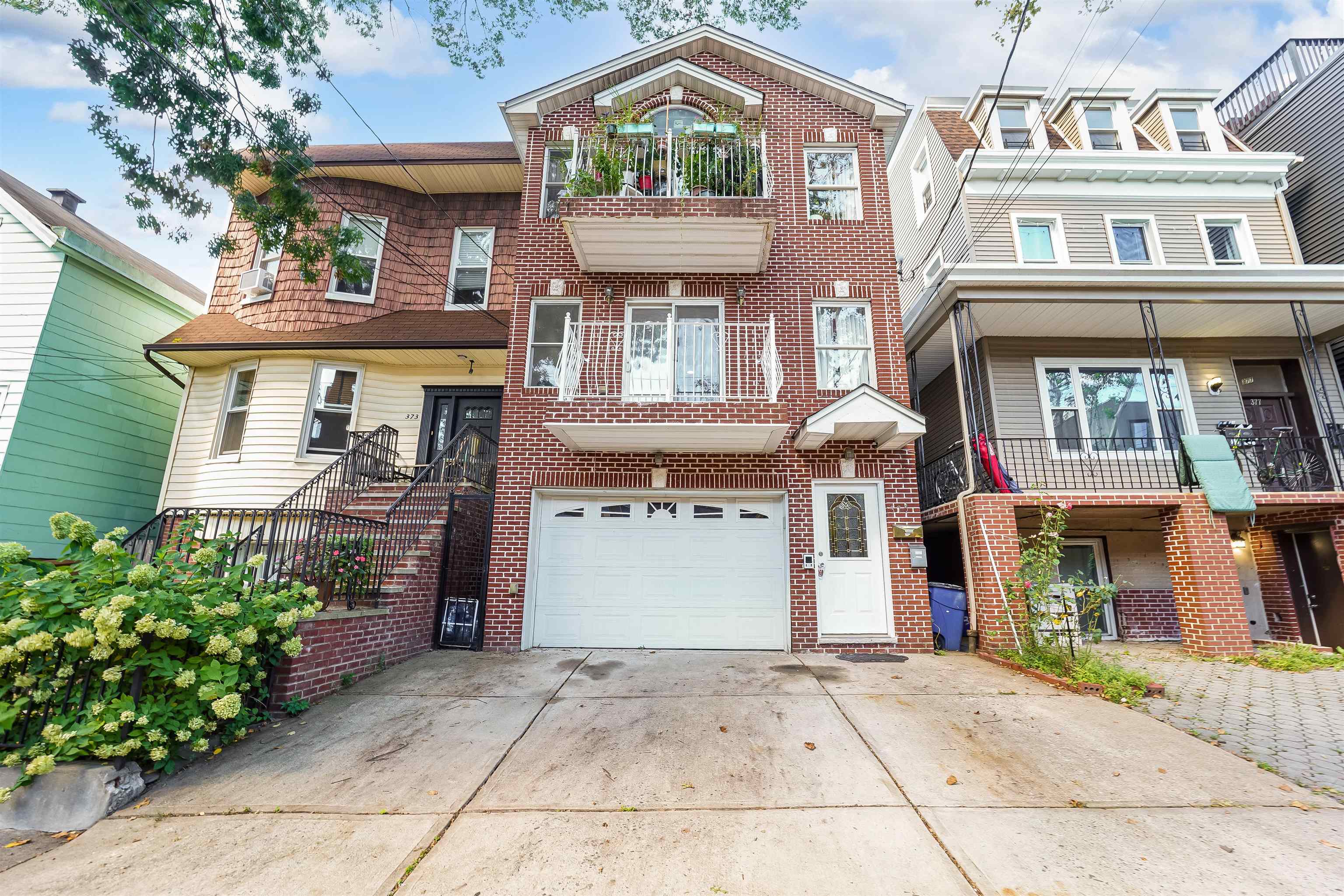 375 OGDEN AVE Unit: 1