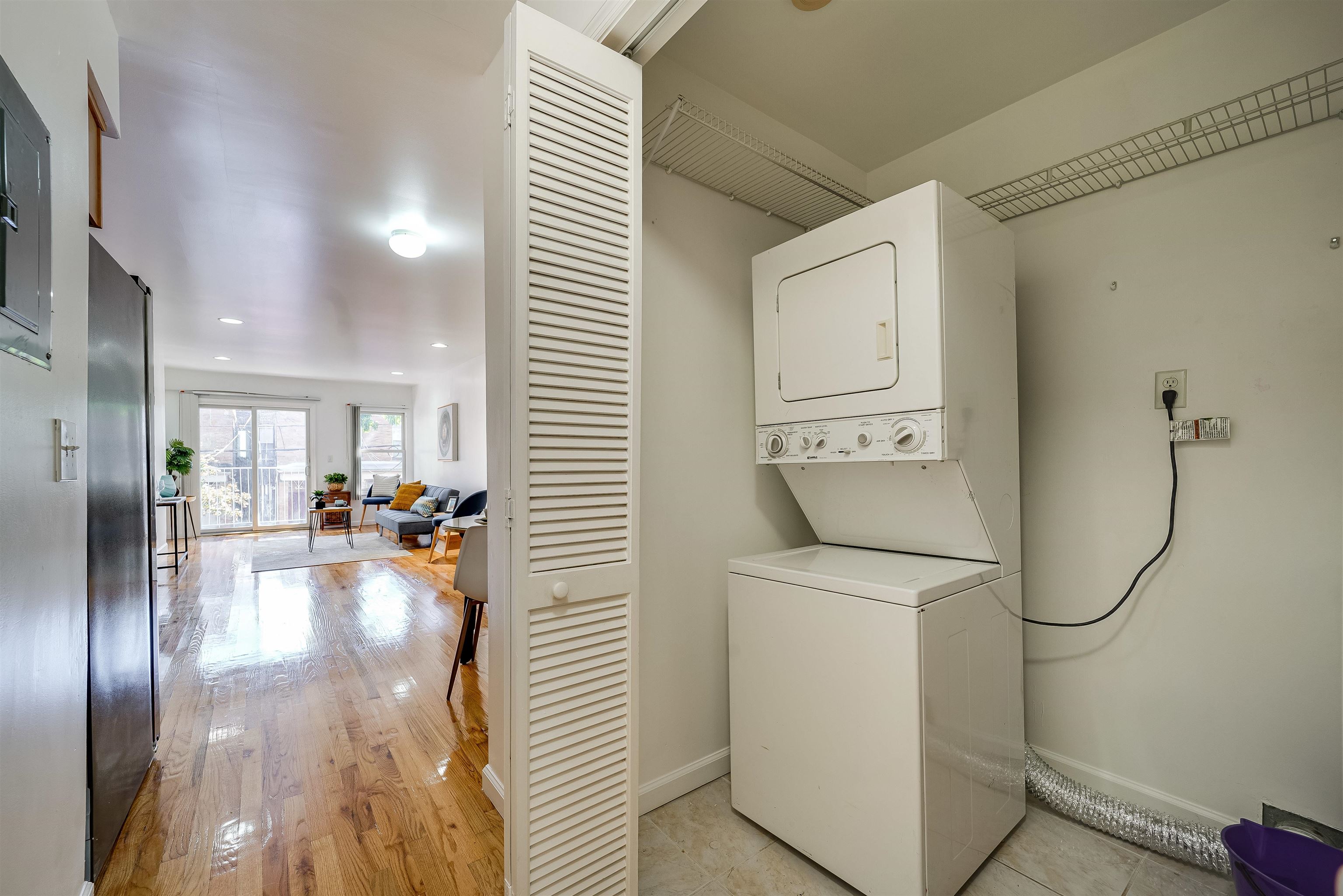 375 OGDEN AVE Unit: 1