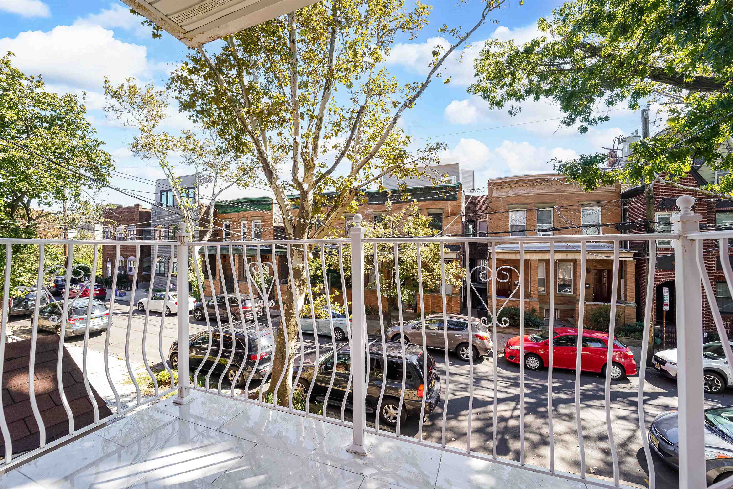 375 OGDEN AVE Unit: 1