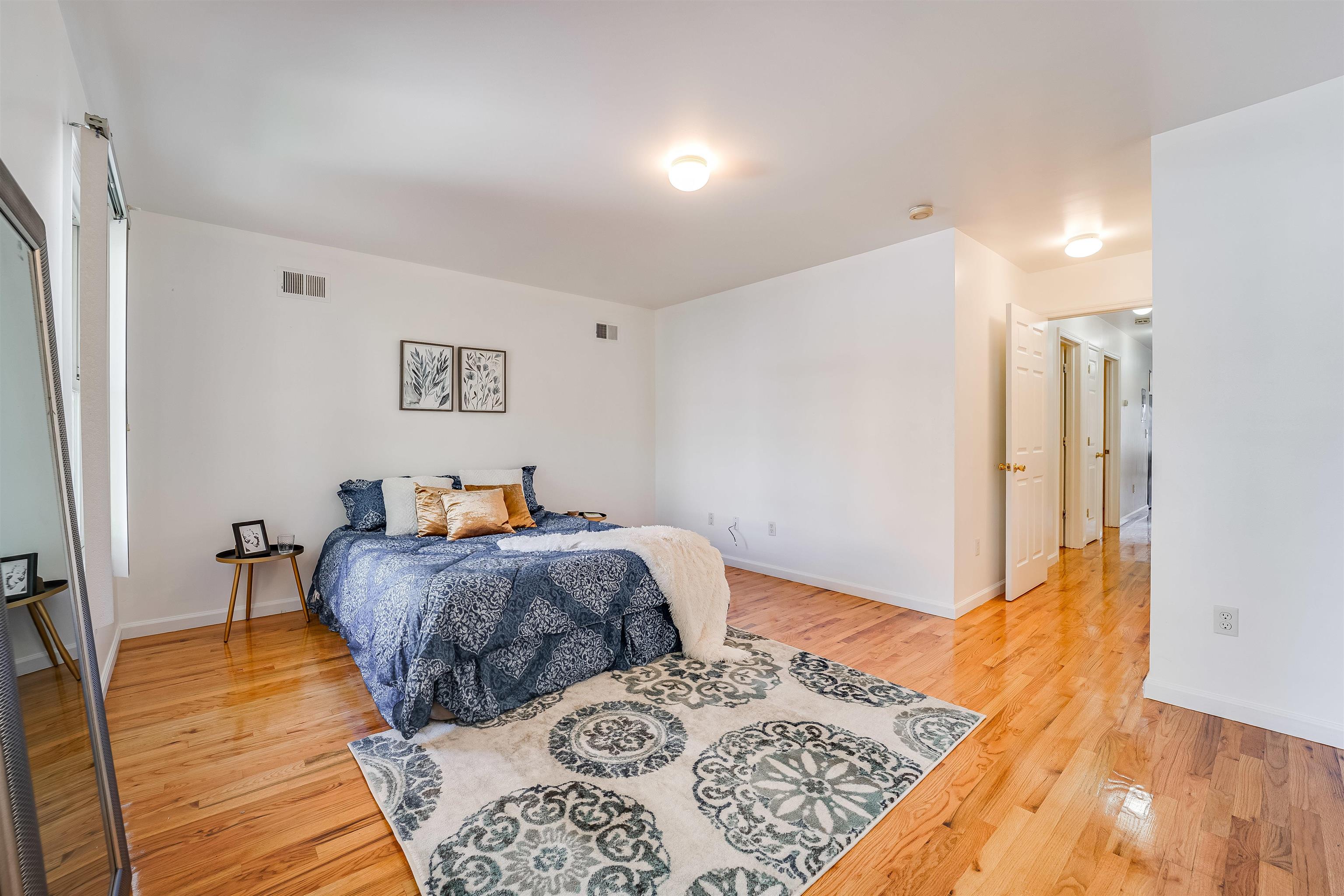375 OGDEN AVE Unit: 1