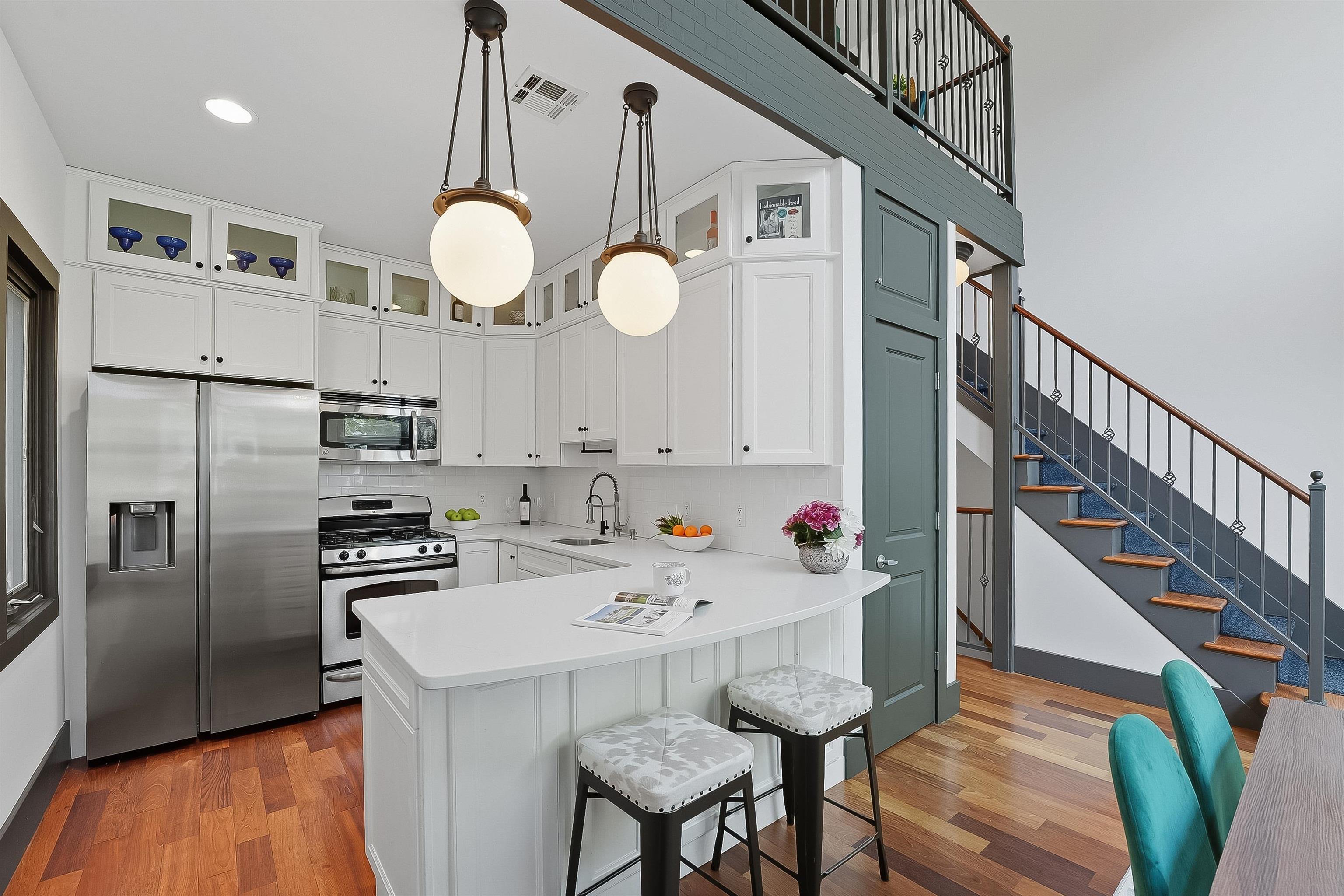 245 OGDEN AVE Unit: 2