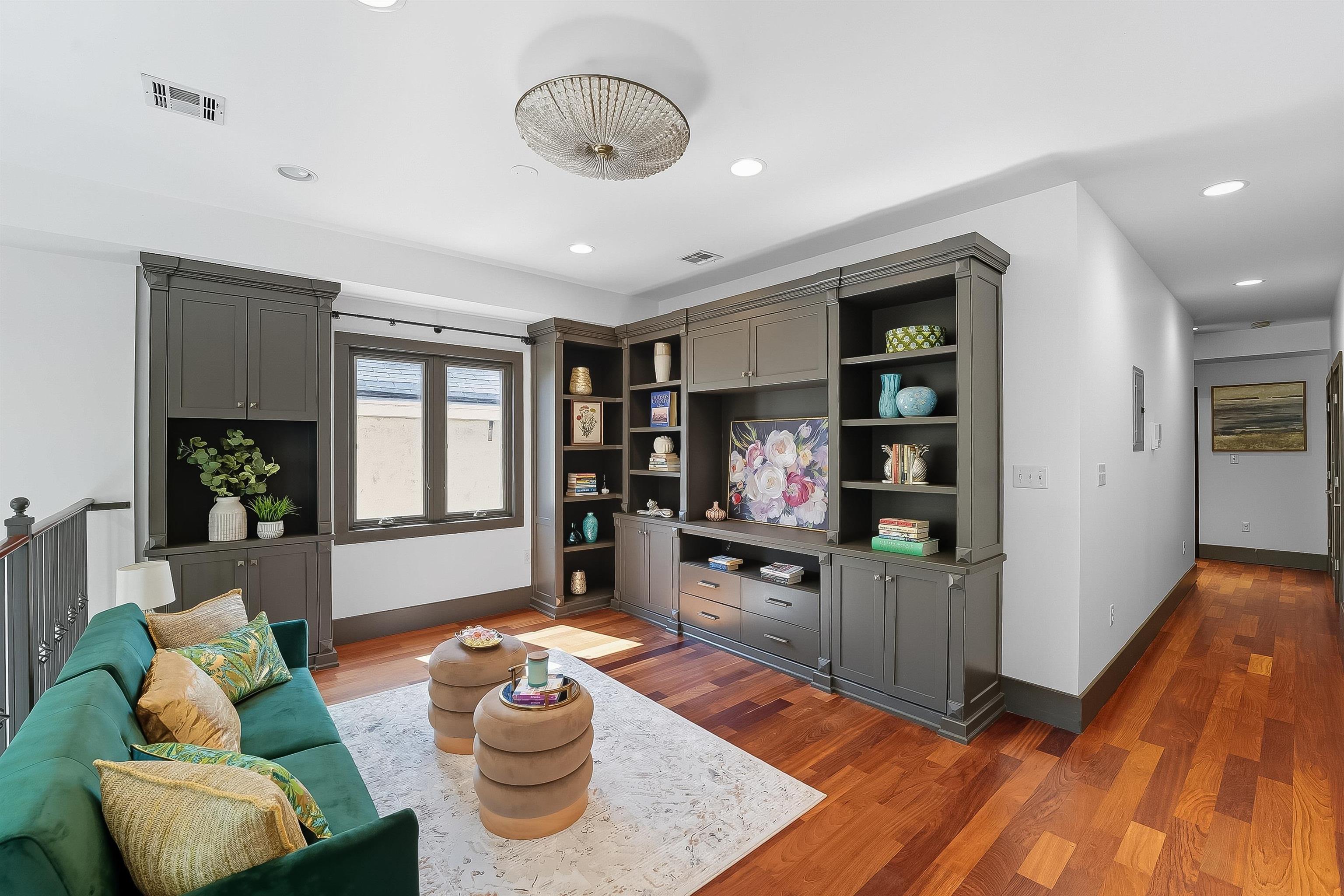 245 OGDEN AVE Unit: 2