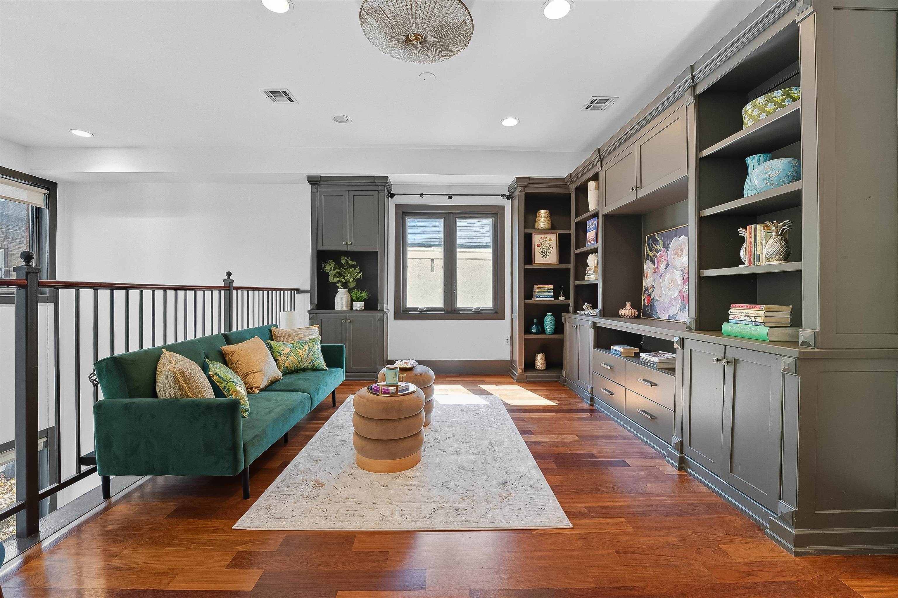 245 OGDEN AVE Unit: 2