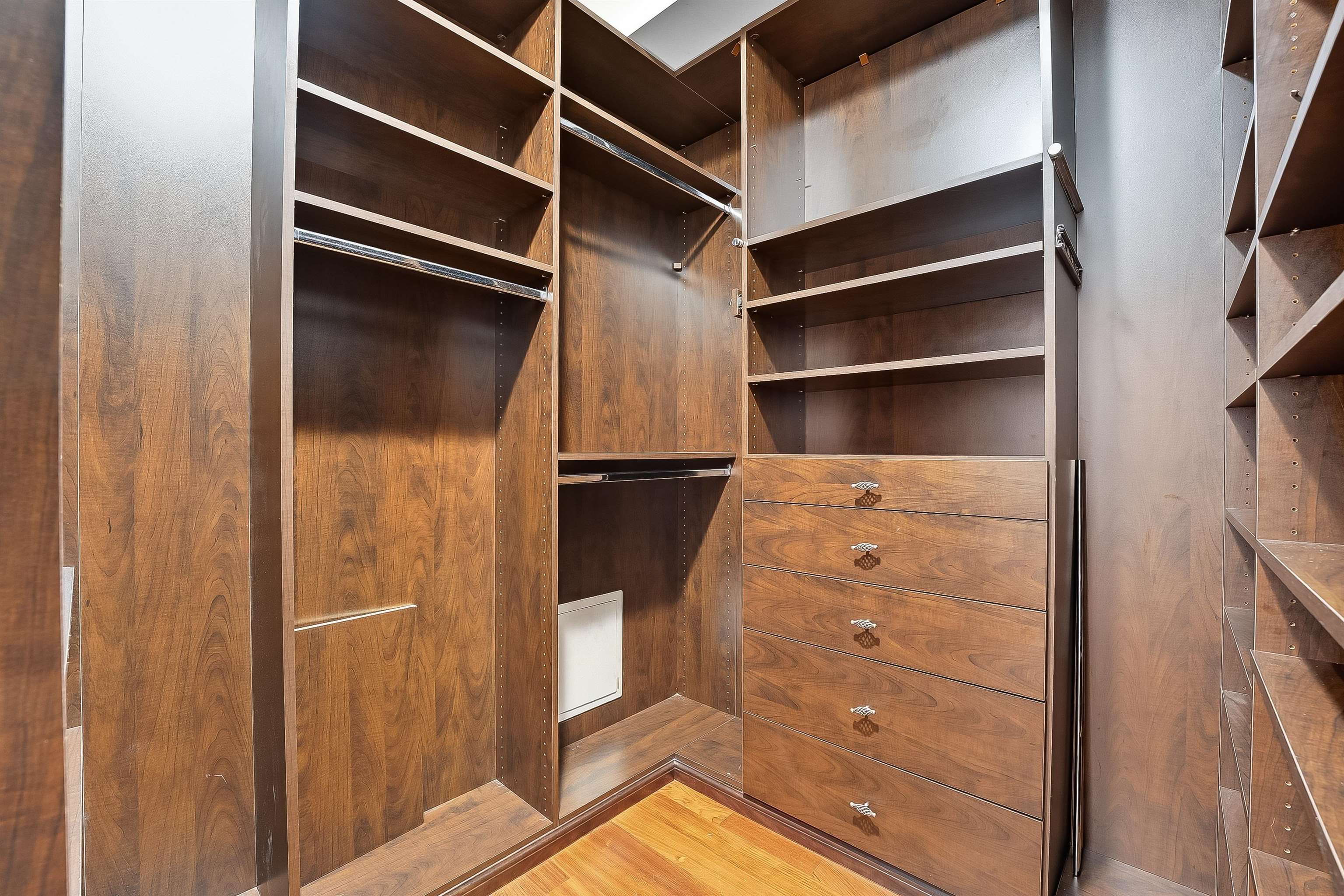 245 OGDEN AVE Unit: 2