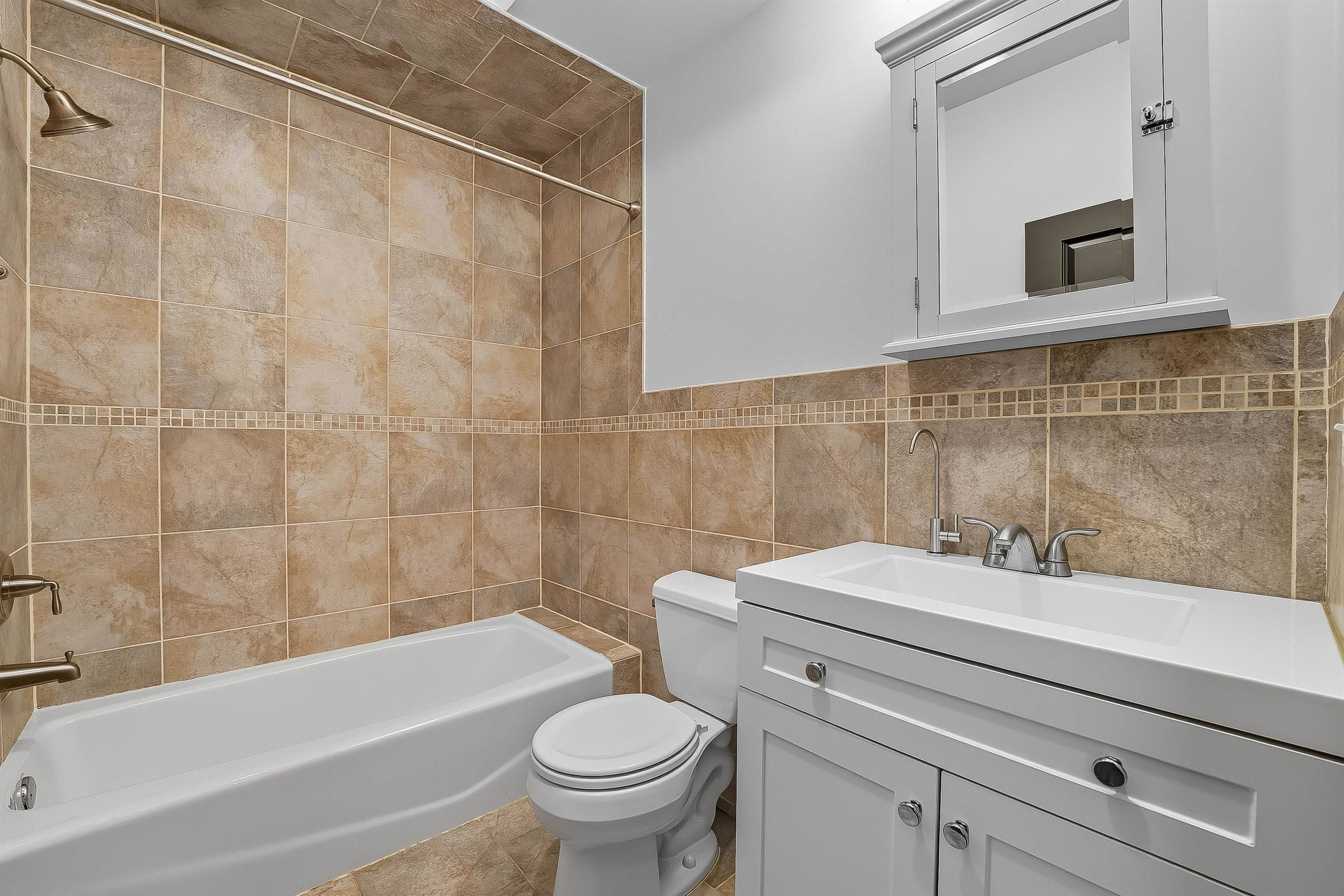 245 OGDEN AVE Unit: 2