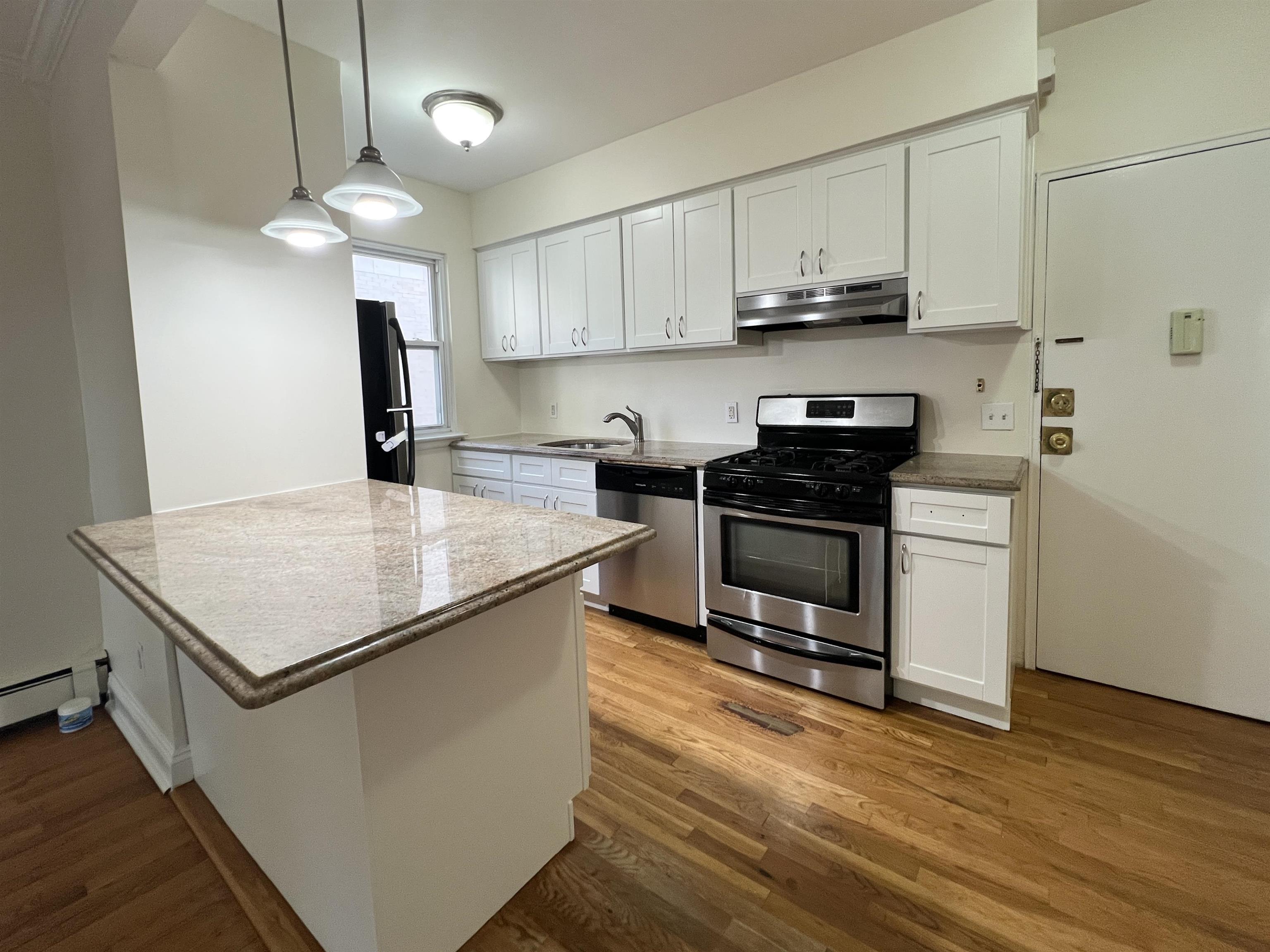 77 SHERMAN PL Unit: 3