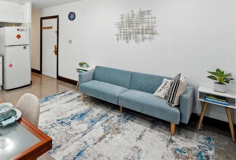 164 OGDEN AVE Unit: 105