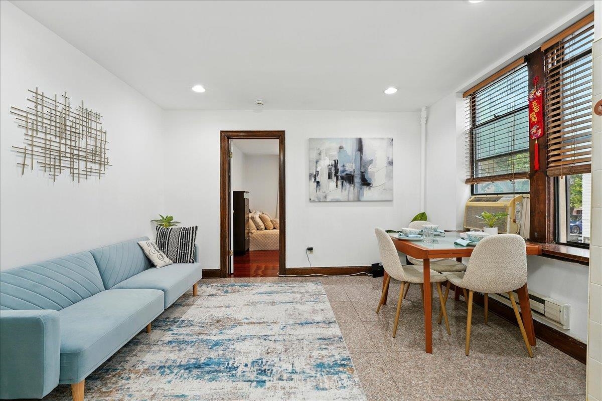 164 OGDEN AVE Unit: 105