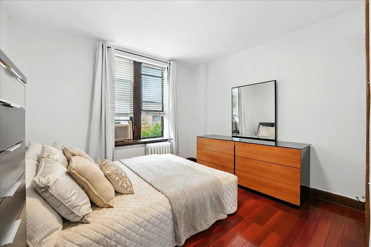 164 OGDEN AVE Unit: 105