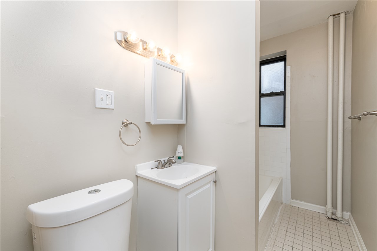 429 FAIRMOUNT AVE Unit: 502