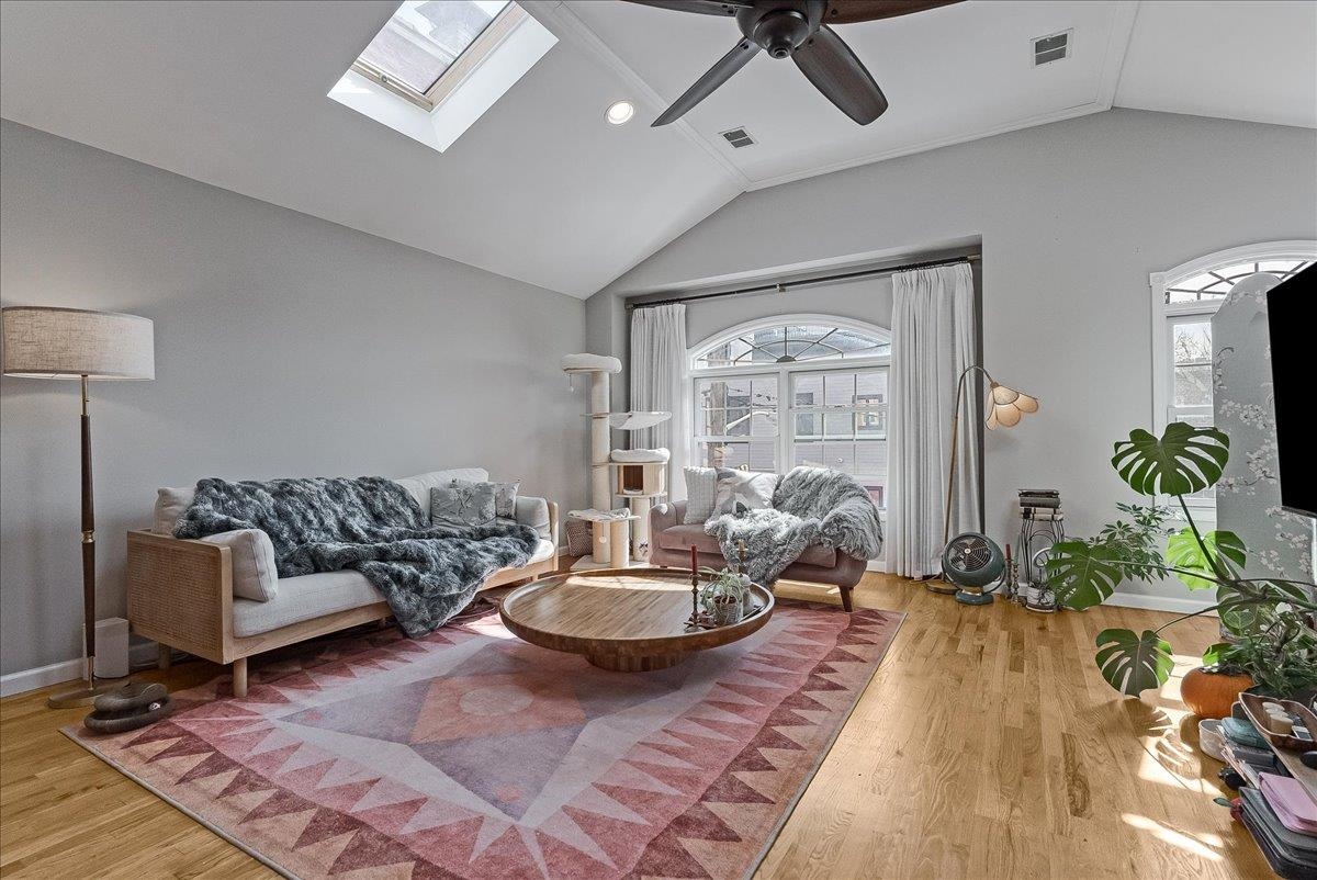 221 SHERMAN AVE Unit: 2