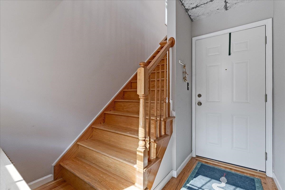 221 SHERMAN AVE Unit: 2