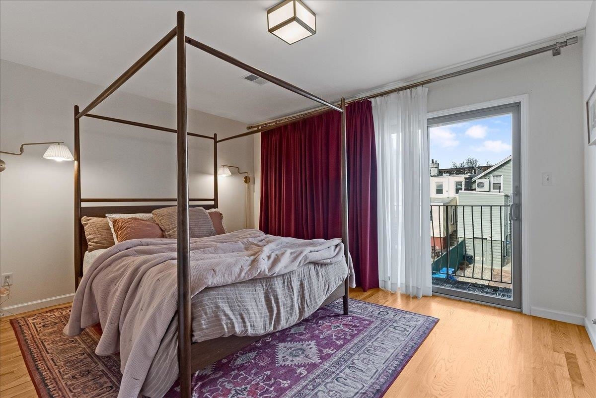 221 SHERMAN AVE Unit: 2