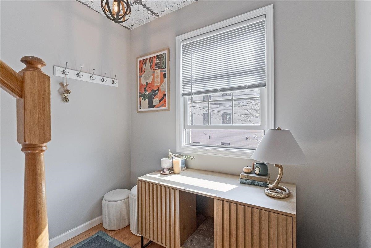 221 SHERMAN AVE Unit: 2