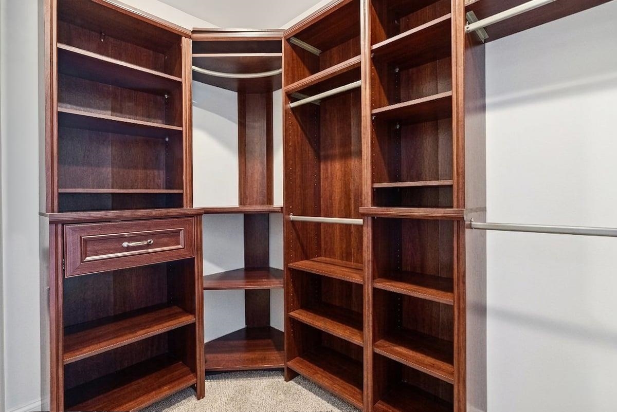 221 SHERMAN AVE Unit: 2