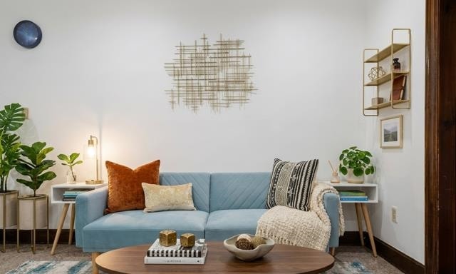 164 OGDEN AVE Unit: 105