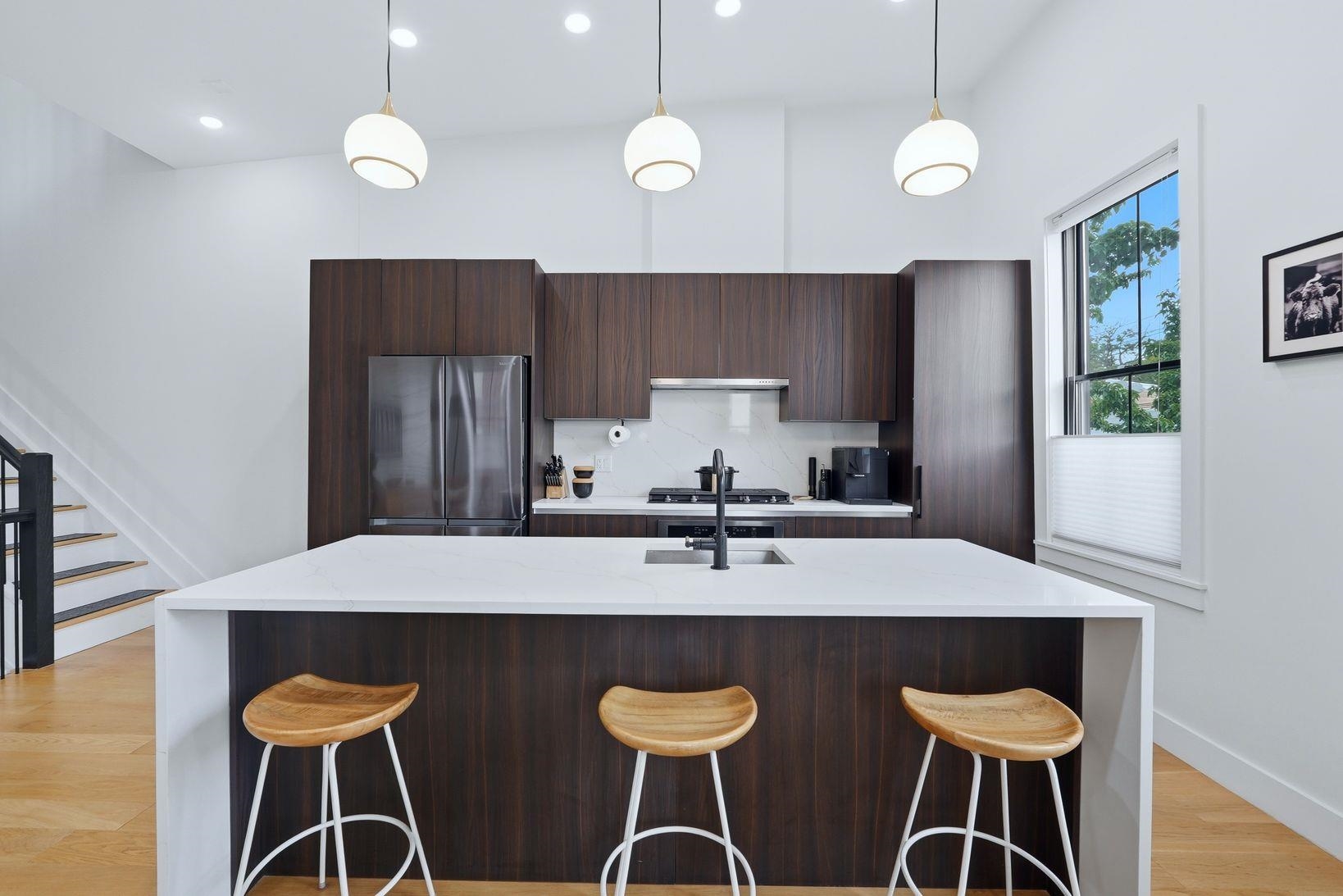 197 NEW YORK AVE Unit: 3