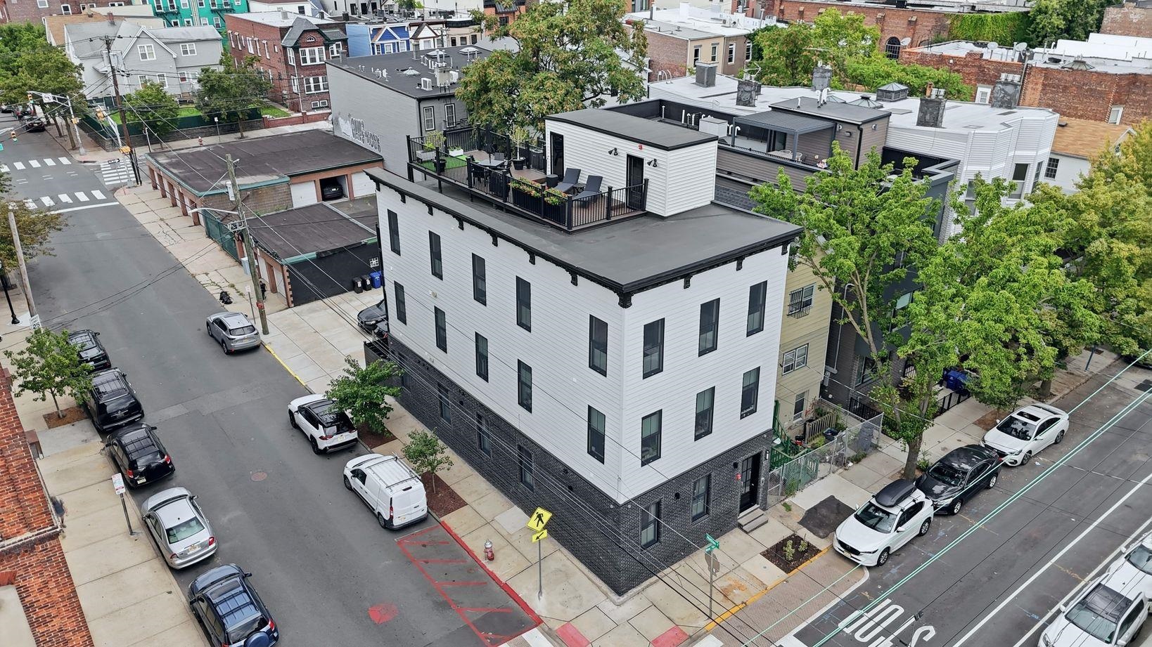 197 NEW YORK AVE Unit: 3