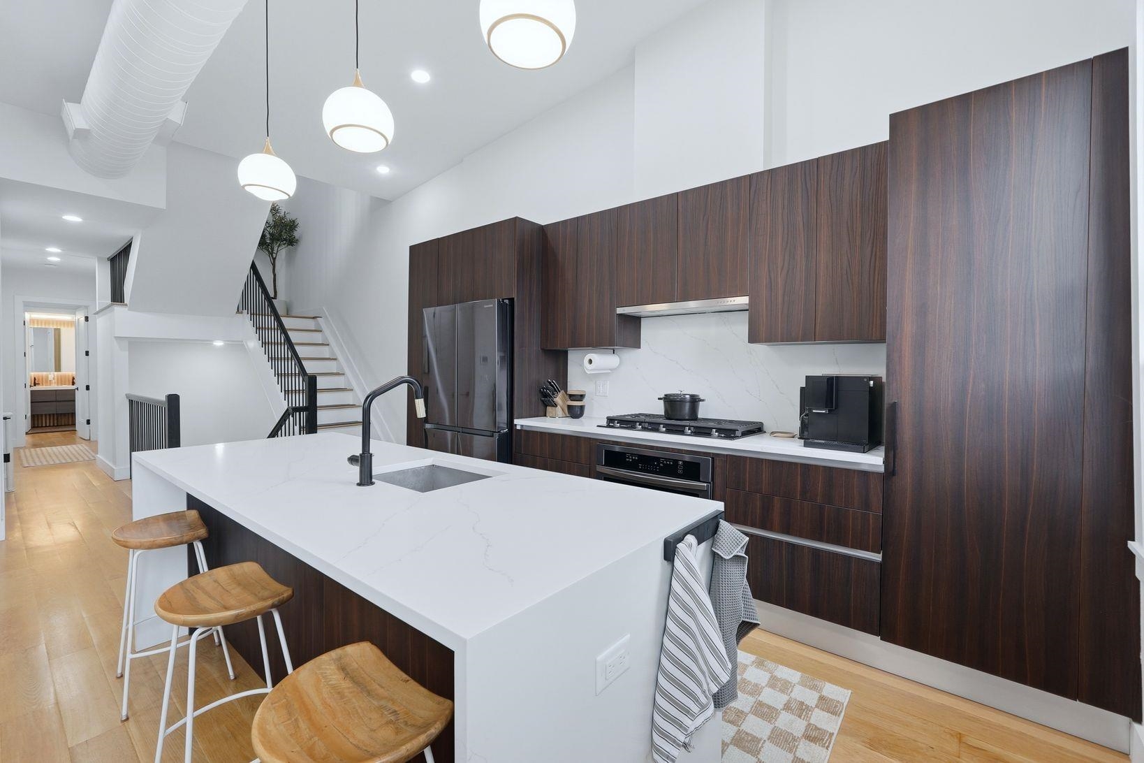 197 NEW YORK AVE Unit: 3