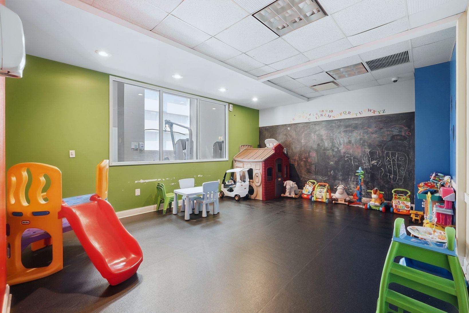 20 NEWPORT PARKWAY Unit: 1812